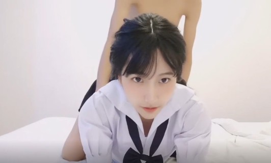 Cho Em Gái Dễ Thương Mượn Điện Thoại Rồi Anh Họ Được Phang Mát Ga